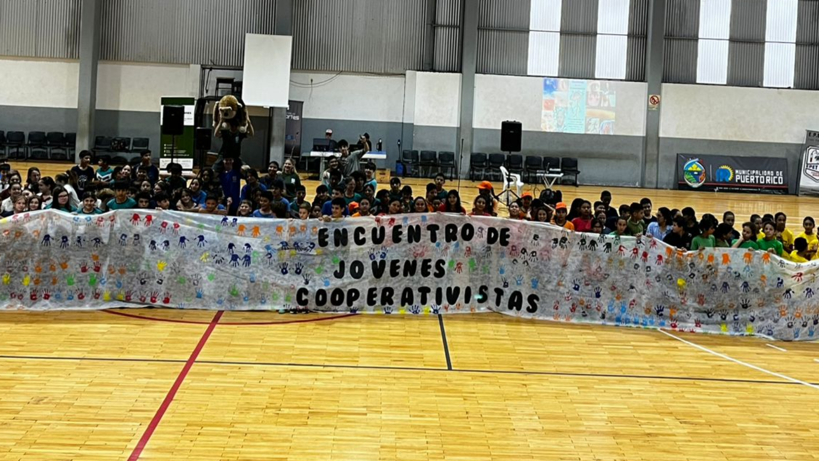 Los jóvenes no buscan solamente empleo. Buscan construir su propio futuro.